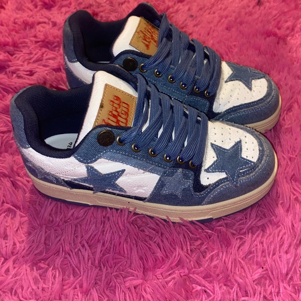Aelfric Eden Blue and White Retro Sneakers